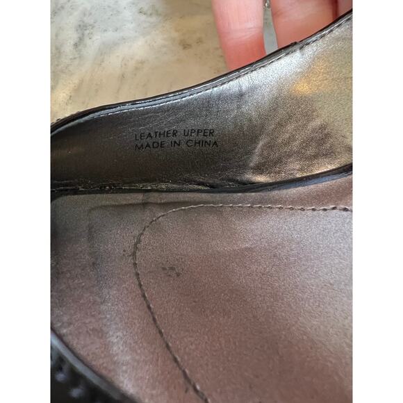 Tahari Classic Black patent leather Heels 8.5 - Picture 9 of 10